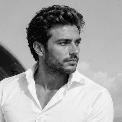 Luca D.